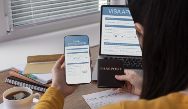 visa-application-form-smartphone